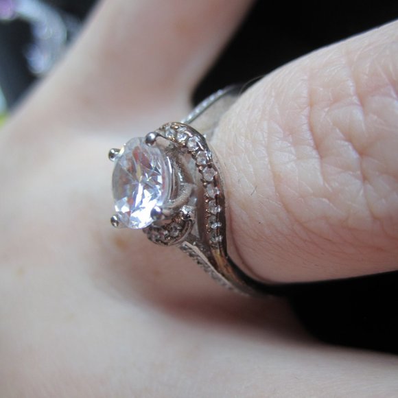 Stunning tri color ring - Picture 2 of 5